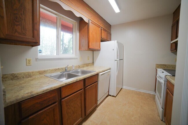 Building Photo - 2739 W Tharpe St