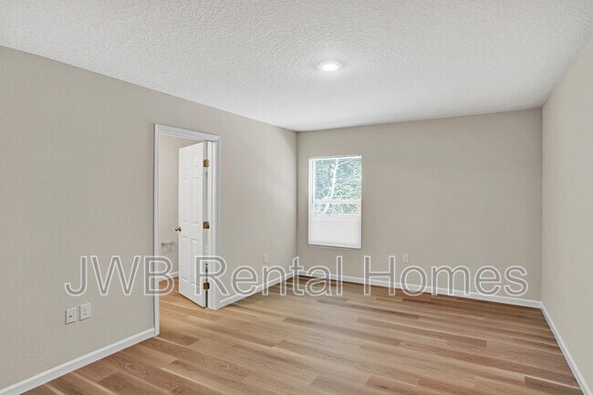 Building Photo - 9475 Valerie St