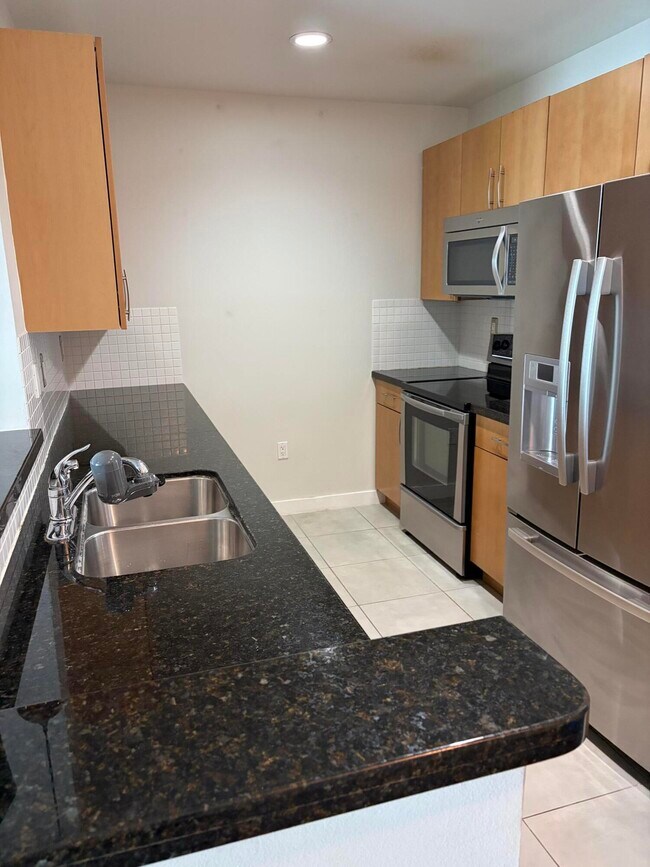 Building Photo - 300 S Australian Ave