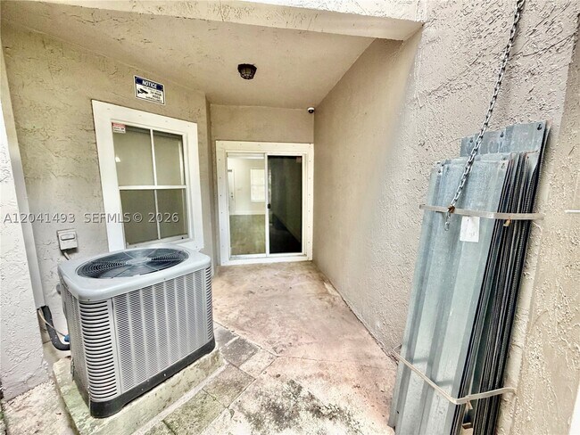Building Photo - 14051 SW 49th St