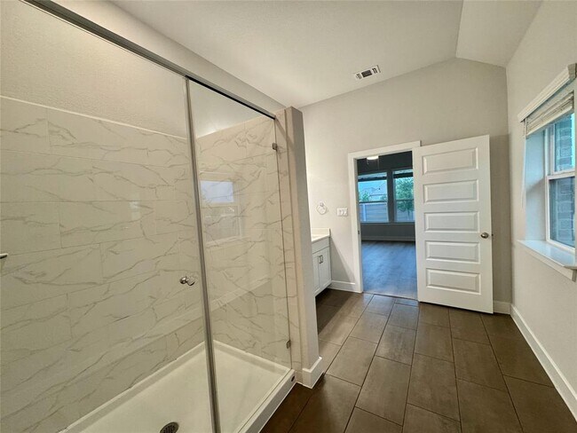 Building Photo - 509 Three Feathers Ct