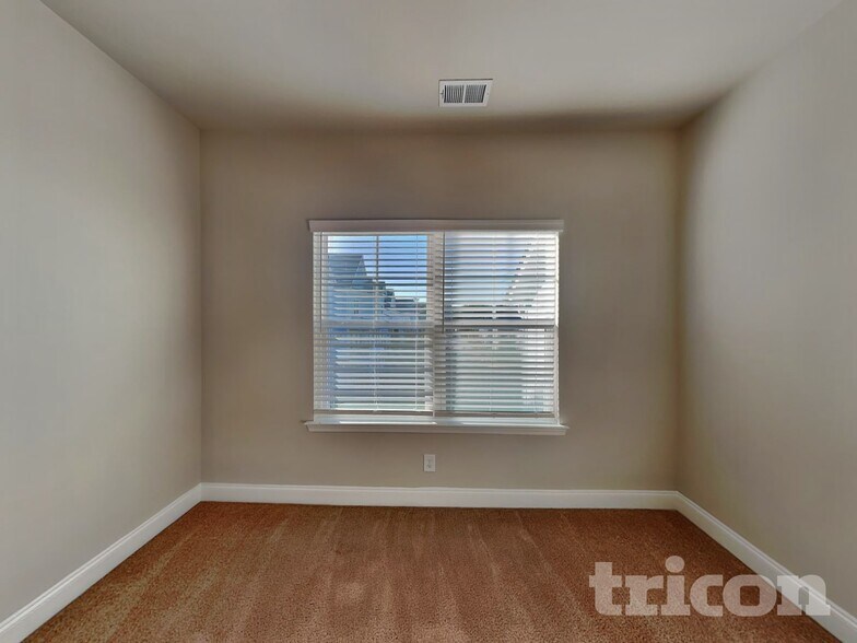 Building Photo - 949 Shy Ln