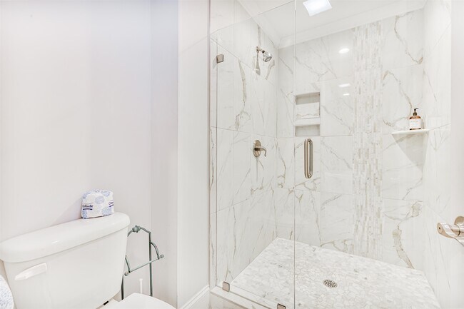 Building Photo - 7401 N Ocean Blvd