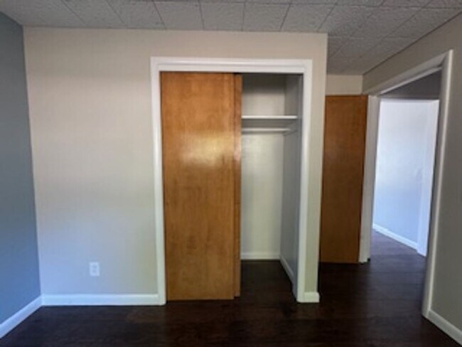 Building Photo - GORGEOUS Avenues Home!!!