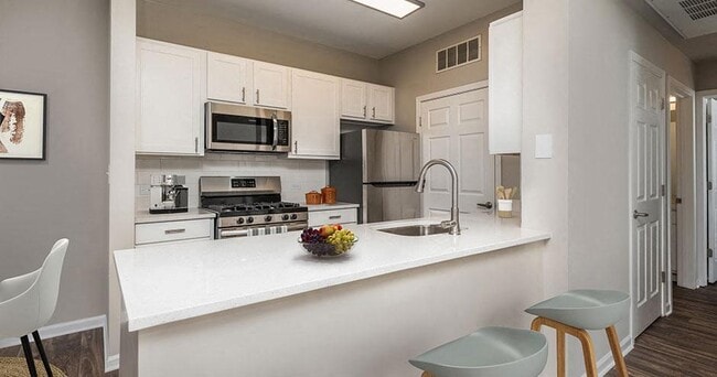 Building Photo - Butterfield Oaks Apartments