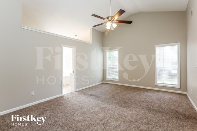 Building Photo - 200 Summer Hill Dr