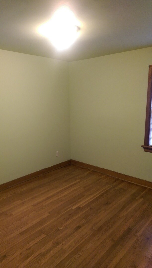 Building Photo - 3 BR / 1 BA Renovated Home North of Richmond, Available August 1