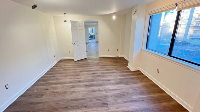 Building Photo - 295 W Wyoming Ave