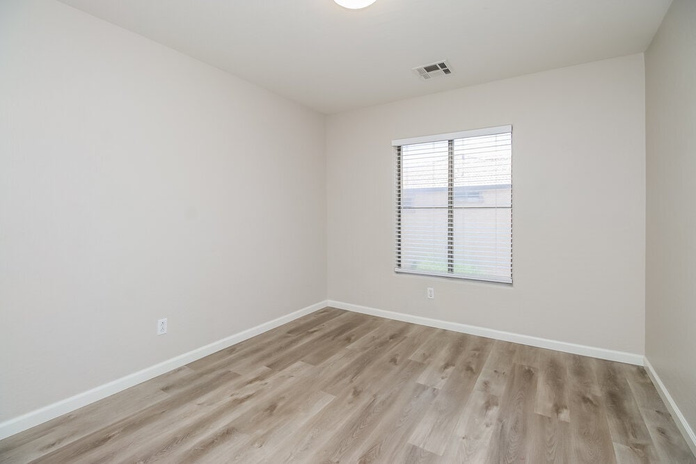 Building Photo - 125 N 22nd Pl
