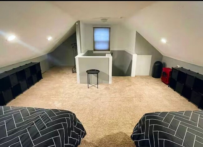 Building Photo - Spacious Cleveland Heights Home in Desirable Neighborhood!