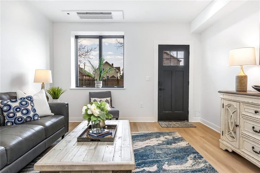 Building Photo - 50 Murray St