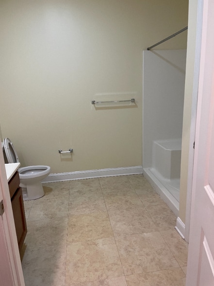 Building Photo - 502 Dickinson St