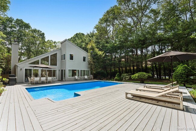 Primary Photo - 24 Quogue Riverhead Rd