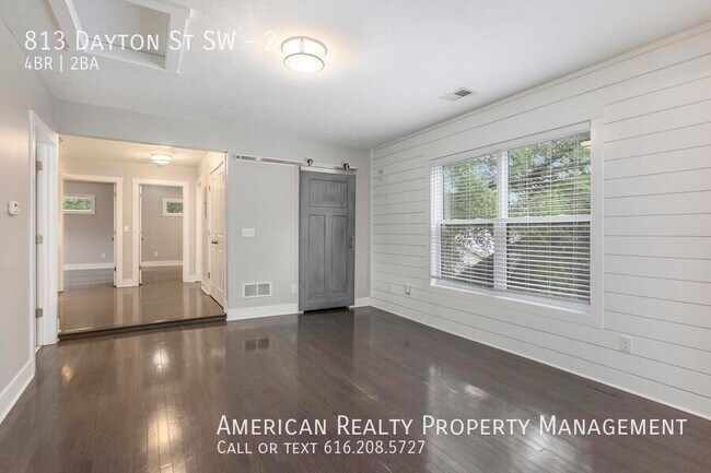 Building Photo - 813 Dayton St SW