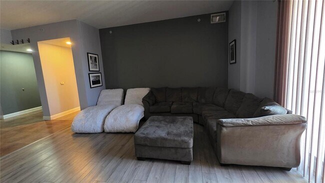 Building Photo - 628 Cleveland St