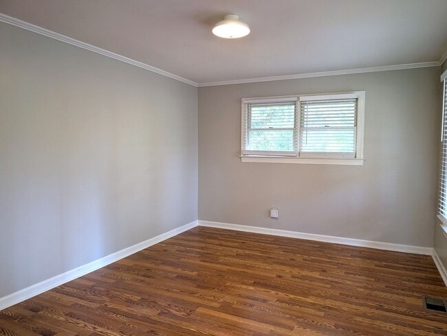 Building Photo - Cozy Ranch Style Home Located in Lancaster...