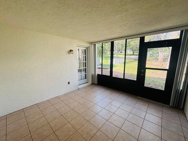 Building Photo - Great Location, 2 Bedroom W/ Access Citrus...