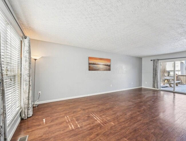Building Photo - 848 Robmeyer Dr