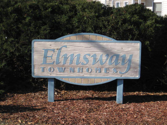 Primary Photo - 2052 Elmhurst Ln