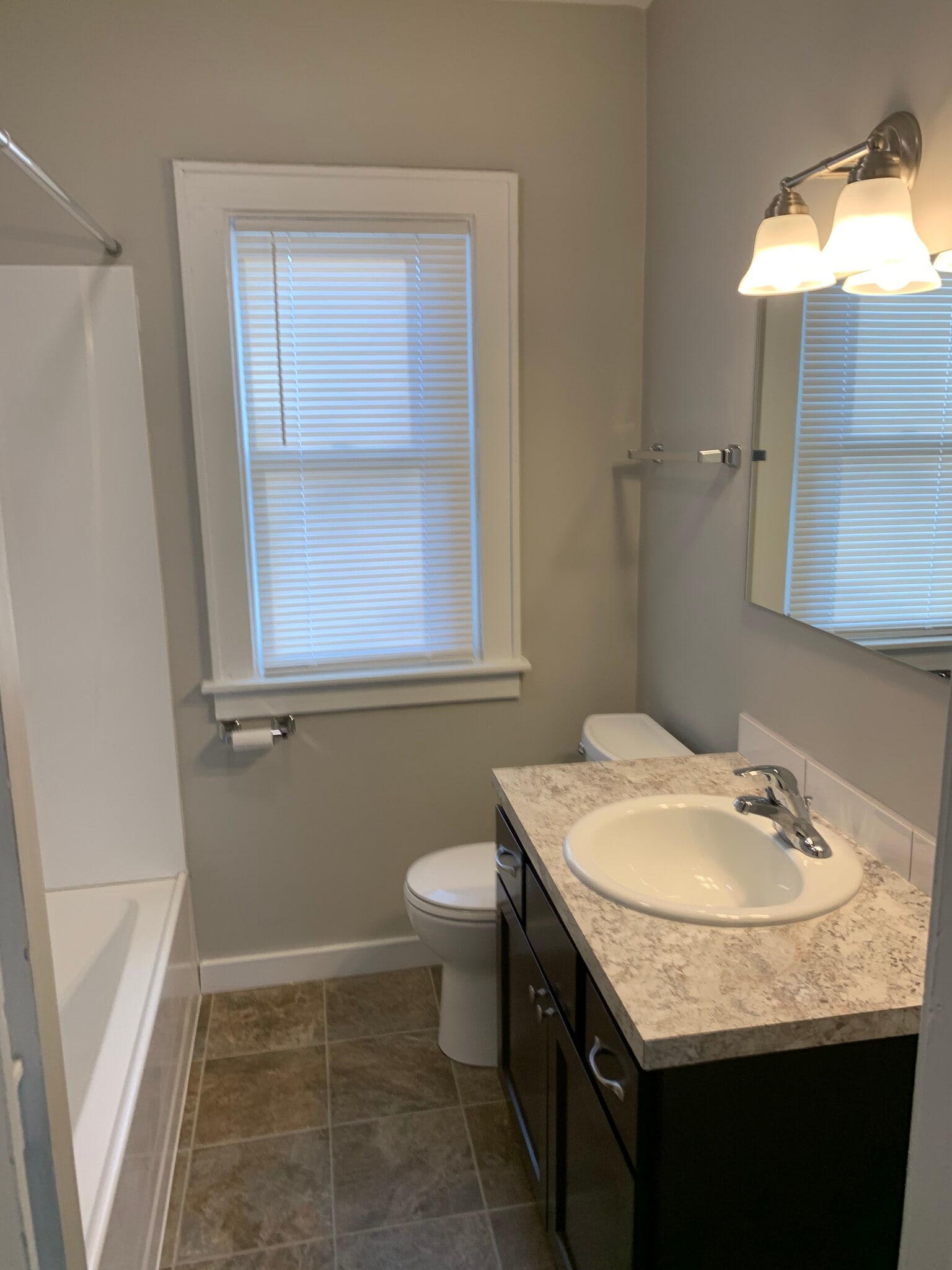 Building Photo - 517 Brenner St NE