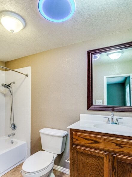 Building Photo - 6900 Sandstone Ct