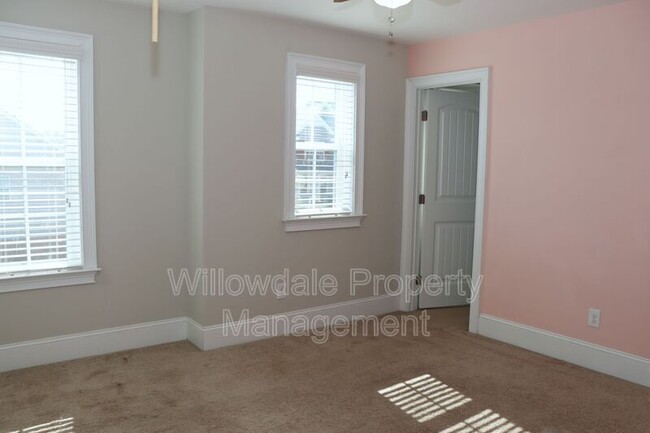 Building Photo - 124 Durban Meadow Dr