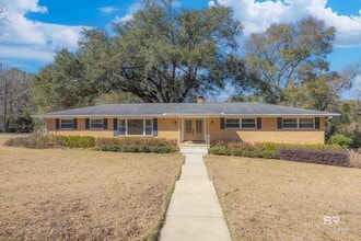 Building Photo - 202 Confederate Dr N