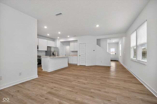 Building Photo - 15254 Swallow Fls Wy