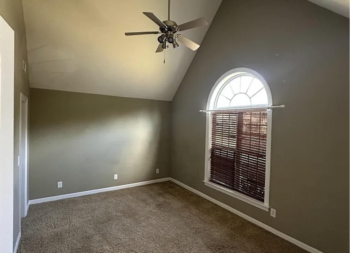 Building Photo - 1229 Ashmoor Ln