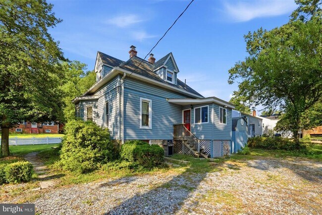 Building Photo - 4810 Fox St