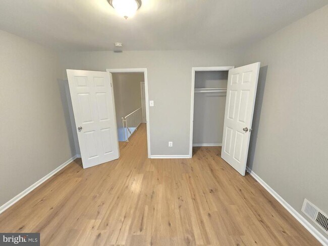 Building Photo - 1207 E Lanvale St