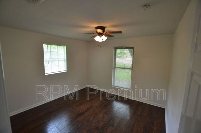 Building Photo - 1857 Theron Dr