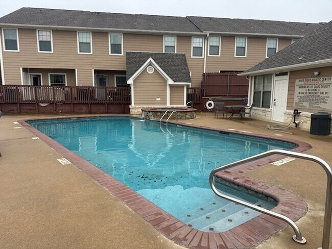 Building Photo - River Ridge Townhomes #1706