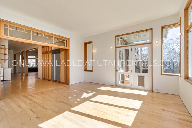 Building Photo - 1218 E 600 S