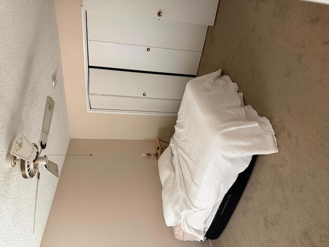 Building Photo - 9209 W Glen Oaks Cir N