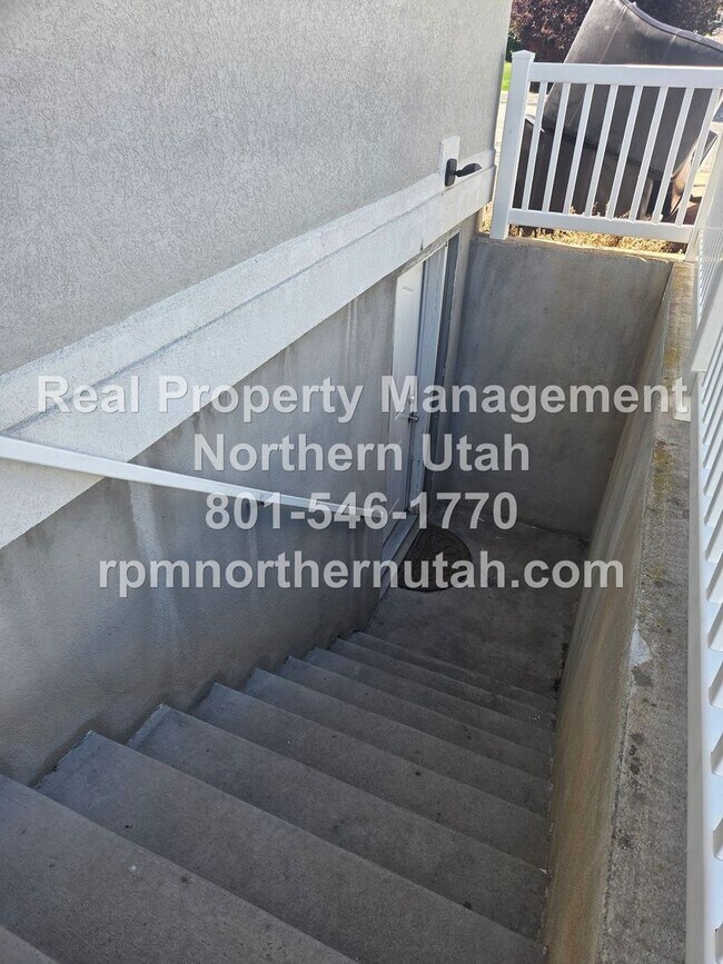 Building Photo - 4 Bed 2 Bath Basement Unit in Syracuse!