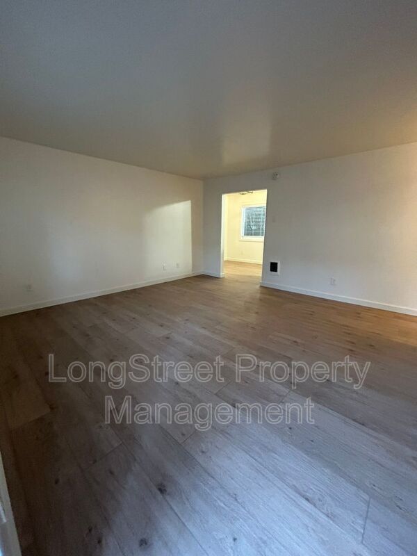 Building Photo - 11380 SW Greenburg Rd