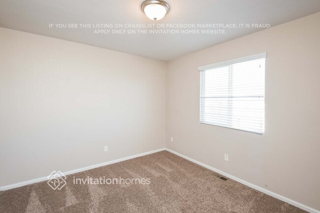 Building Photo - 1325 Waxwing Ave