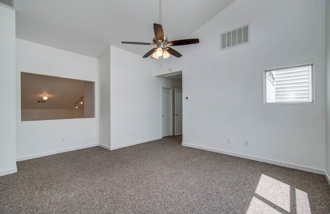 Building Photo - 3210 Yellowstone Park Dr