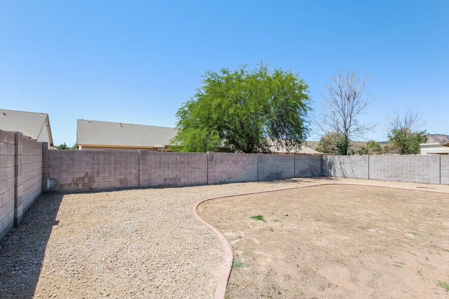 Building Photo - 3919 W Abraham Ln