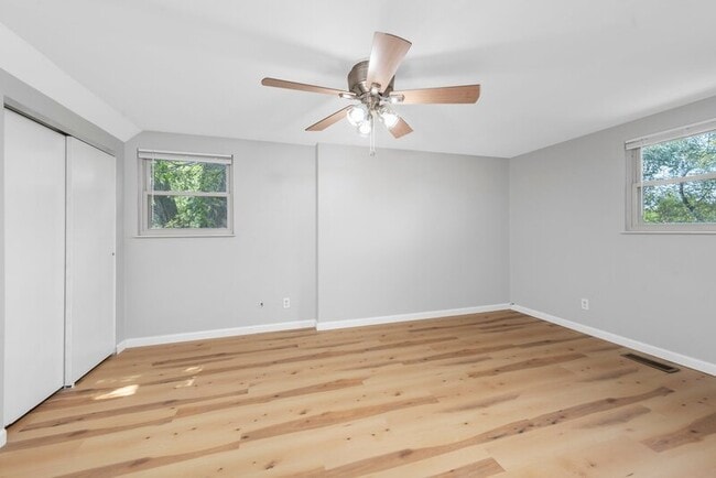 Building Photo - 1005 N Keebler Ave