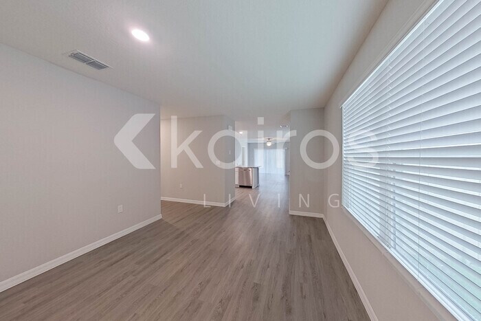 Building Photo - 8688 SW 43rd Ter