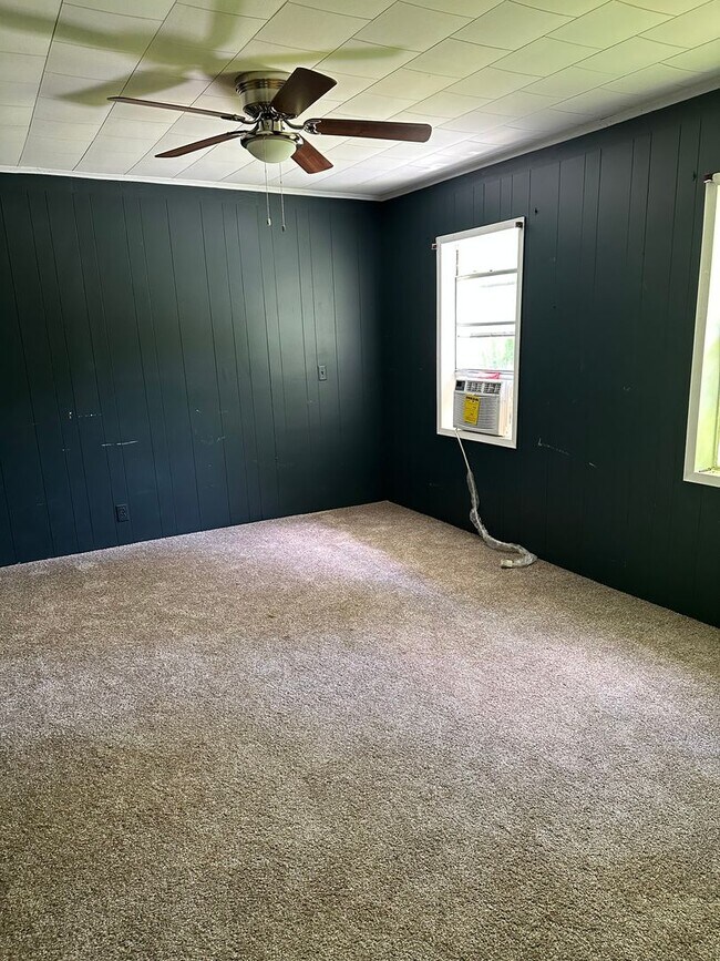 Building Photo - 19465 Mobile Rd