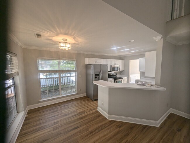 Building Photo - Charming 4 BD Mt. Pleasant Home in Desirab...