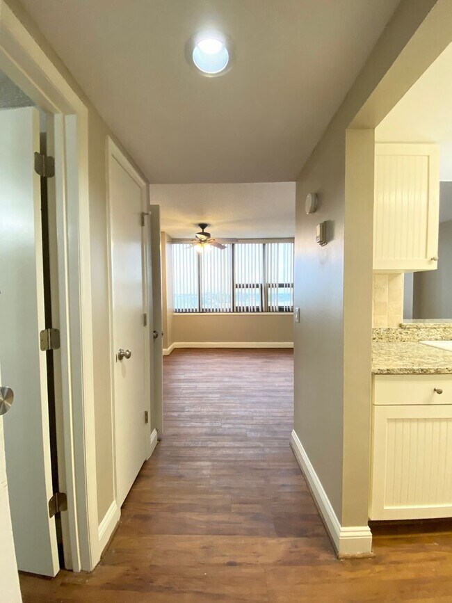 Building Photo - wh606