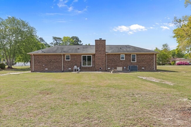 Building Photo - 315 Holland Hill Dr