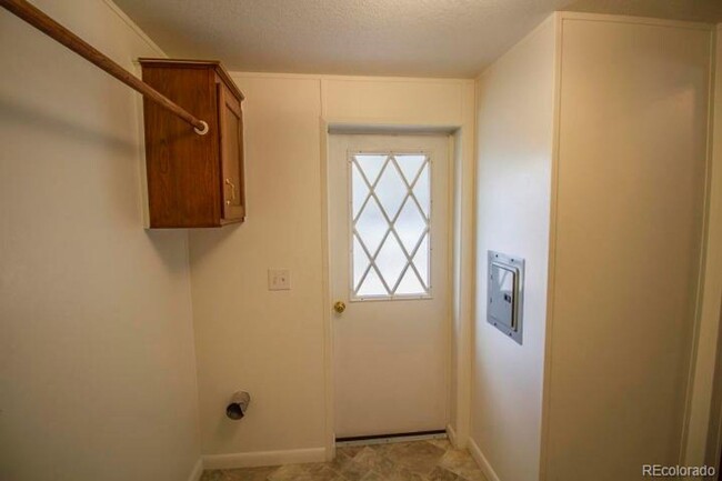 Building Photo - 1042 Smith Ave