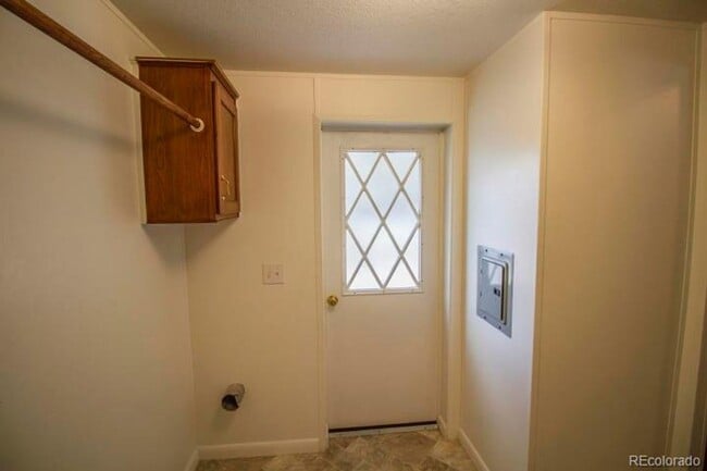 Building Photo - 3 bedroom 2 bath home with 1539 square feet!