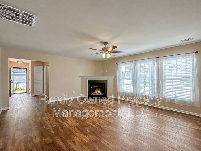 Building Photo - 261 Emerald Isle Dr