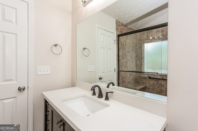 Building Photo - 5985 Green Meadow Way